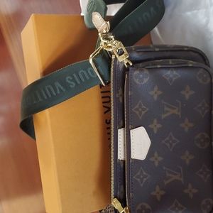 LOUIS VUITTON authentic, NWT, complete 3-in-1, rare multi pouchette Monogram bag